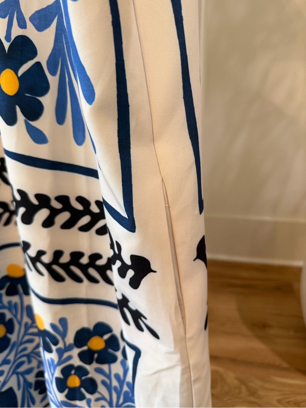 Tuckernuck Azure Vases James Floral Ivory Maxi Dress - size large - Picture 3 of 4